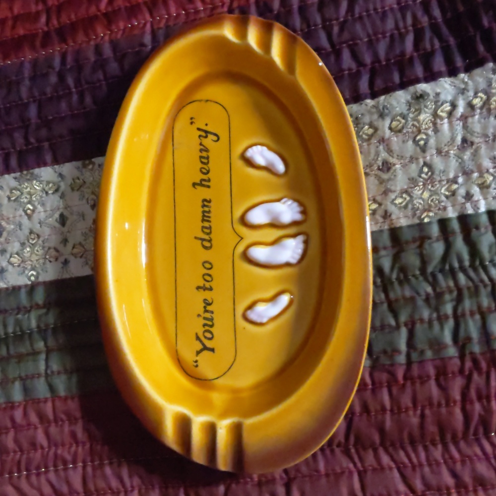 Vintage GIFTCRAFT* made in Japan souvenir ashtray/ trinket dish